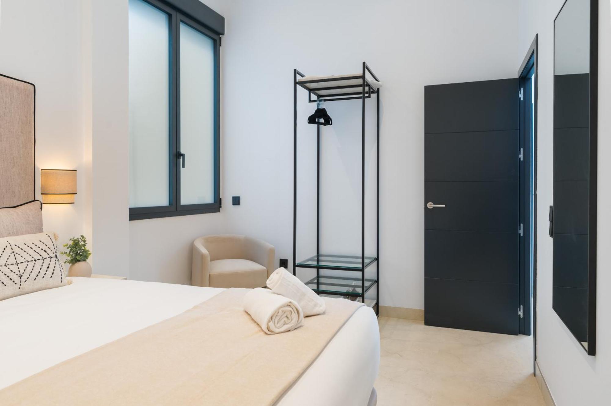New Design Apartment - Private Patio - Gallos 2 Sevilla Eksteriør bilde